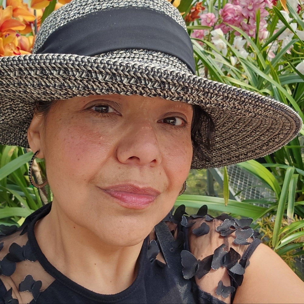 Meet your Posher, Emylia